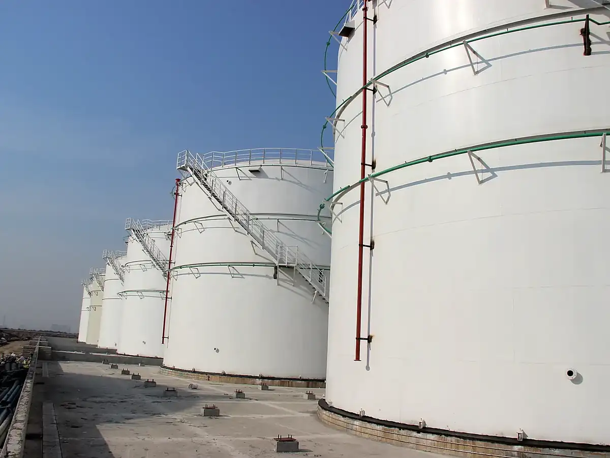 Petrochemical Storage Tank Exterior Protection, industrial site image 23